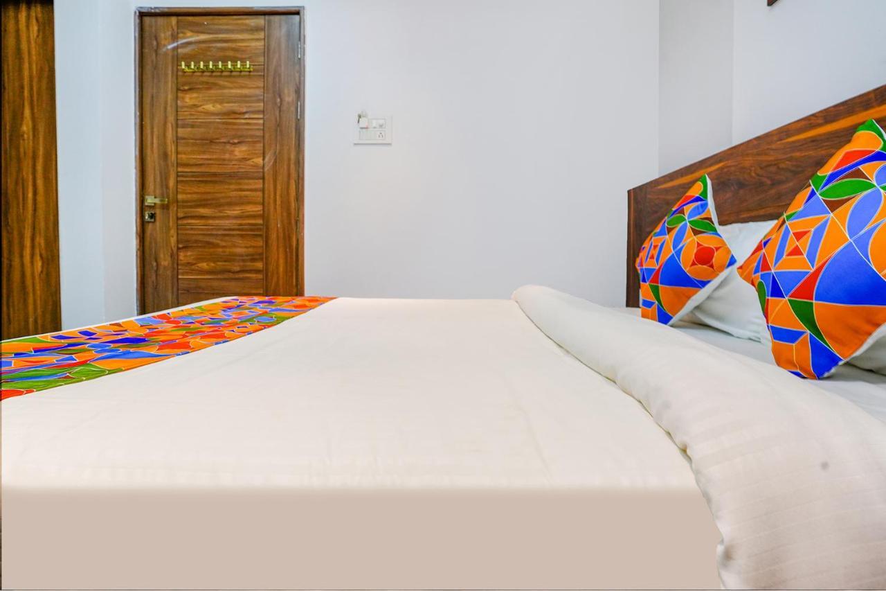 Fabhotel Crystal Inn - Nr Suvarndeep Chowk Pimpri-Chinchwad Bagian luar foto