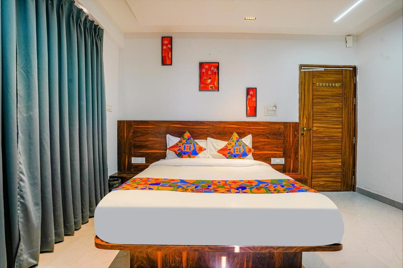 Fabhotel Crystal Inn - Nr Suvarndeep Chowk Pimpri-Chinchwad Bagian luar foto