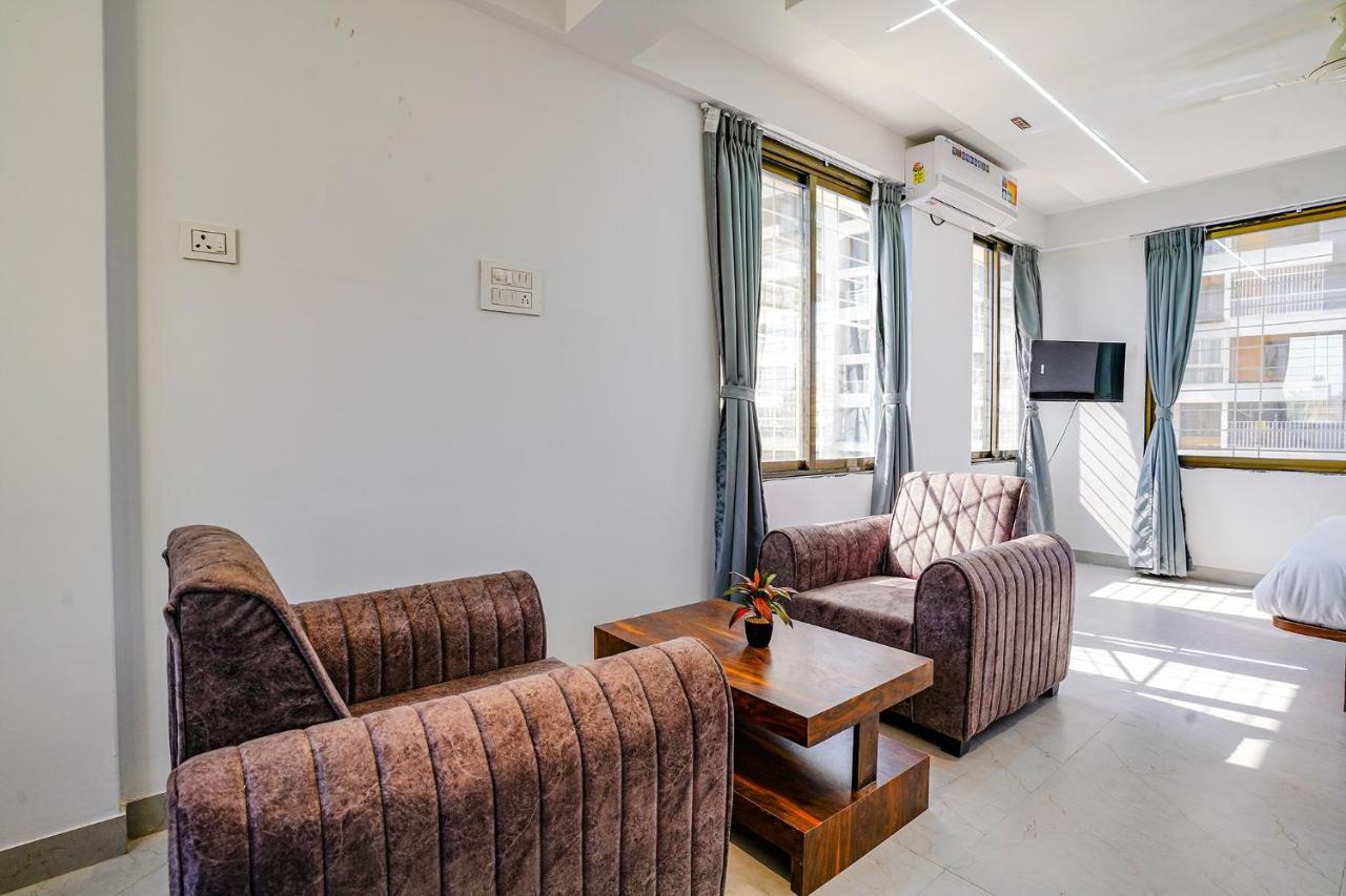 Fabhotel Crystal Inn - Nr Suvarndeep Chowk Pimpri-Chinchwad Bagian luar foto